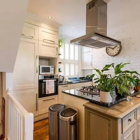 Historic 18Th Century Terrace House Apartment London Exterior photo