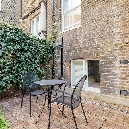Historic 18Th Century Terrace House Apartment London Exterior photo